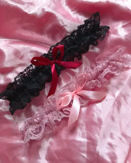 frilly-lace-handmade-garters-lingerie-ribbon-bow.webp